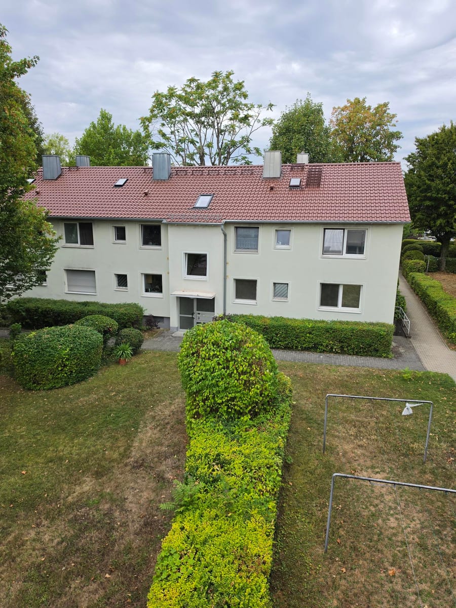 MFH-Dachsanierung 2025–2026, Bad Homburg Föllerweg 1–7